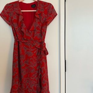 Super flattering red summer dress